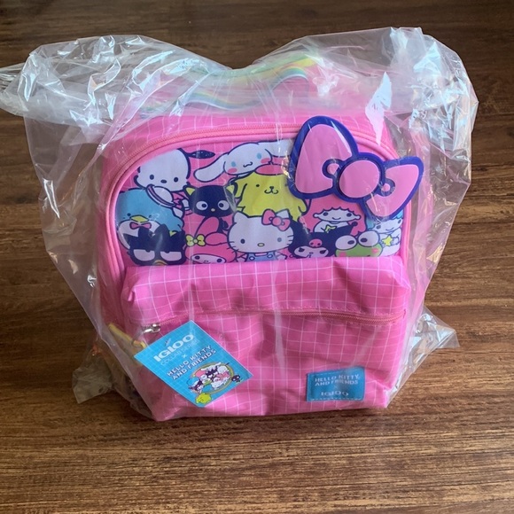 Hello Kitty x Igloo 12-Can Backpack Cooler New - Picture 4 of 14